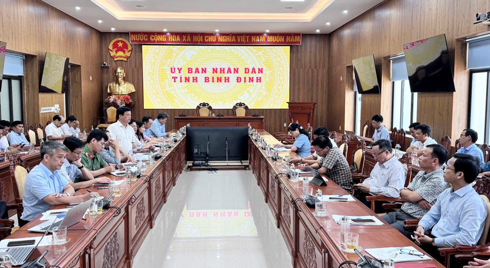 Quang cảnh họp, xét công nhận xã đạt chuẩn NTM, NTM nâng cao, NTM kiểu mẫu năm 2024 (đợt II)