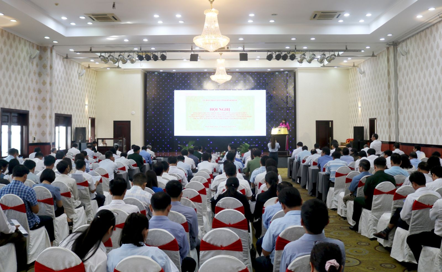 Hội nghị tổng kết 05 năm thực hiện các Chương trình MTQG giảm nghèo bền vững, xây dựng nông thôn mới và các Phong trào thi đua “Vì người nghèo - Không để ai bị bỏ lại phía sau”, “Tỉnh Bình Định chung sức xây dựng nông thôn mới” giai đoạn 2021-2025